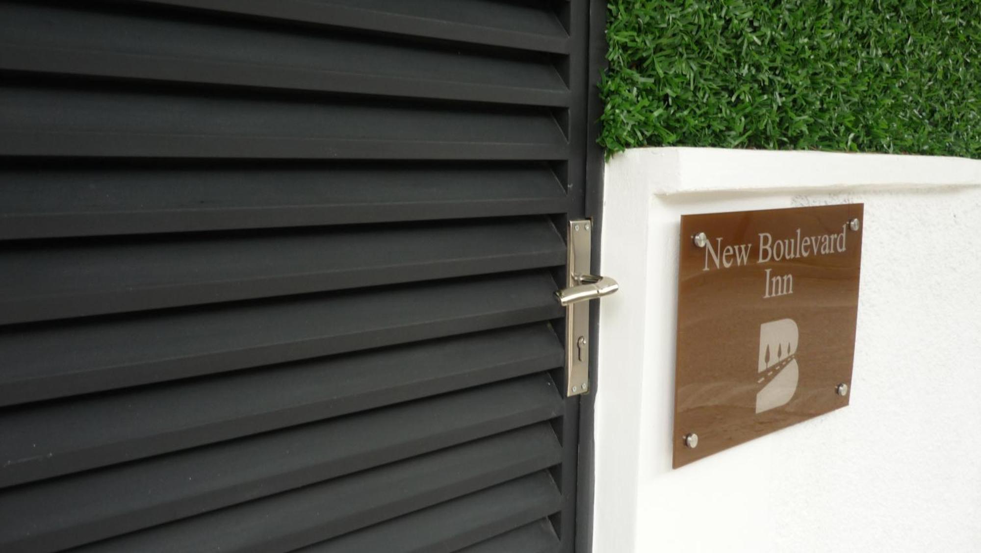 New Boulevard Inn Тирана Экстерьер фото